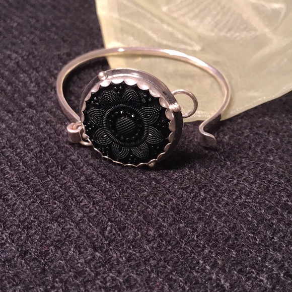 Sterling Silver cuff bracelet - Picture 2 of 2